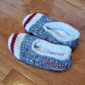 Canada striped fuzzy socks / slippers